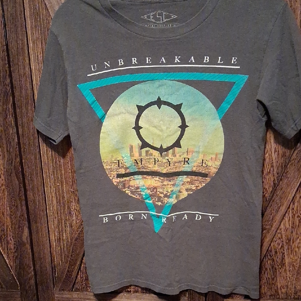 Escada Gray Tee with Teal and Yellow Graphic